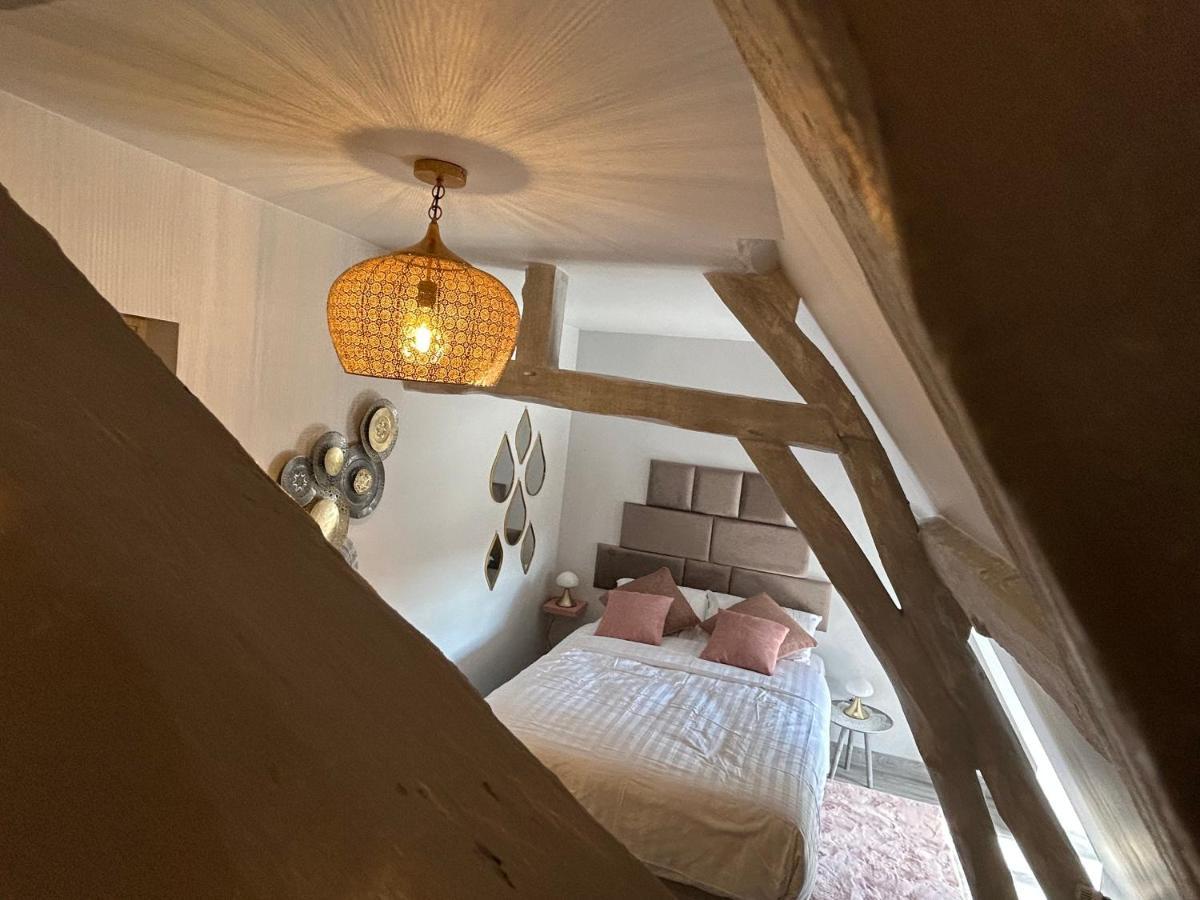 Demeure Du Vallon - Chambres D'Hotes De Charme Azerat Exterior foto